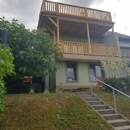 Vakantiehuis Joo House *